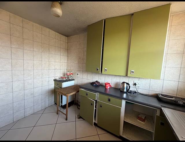 3 BEDROOM APARTMENT FOR SALE IN SUNNYSIDE